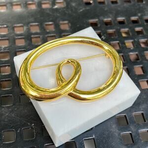 Monet Gold tone Brooch #213 oval kidney shape minimalist